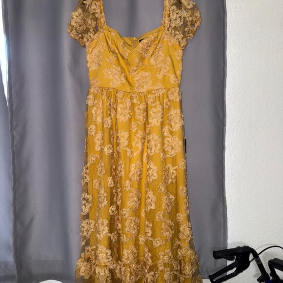 Notable Elegance Yellow Mesh Floral Applique Bustier Midi Dress Lulus - Picture 7 of 14